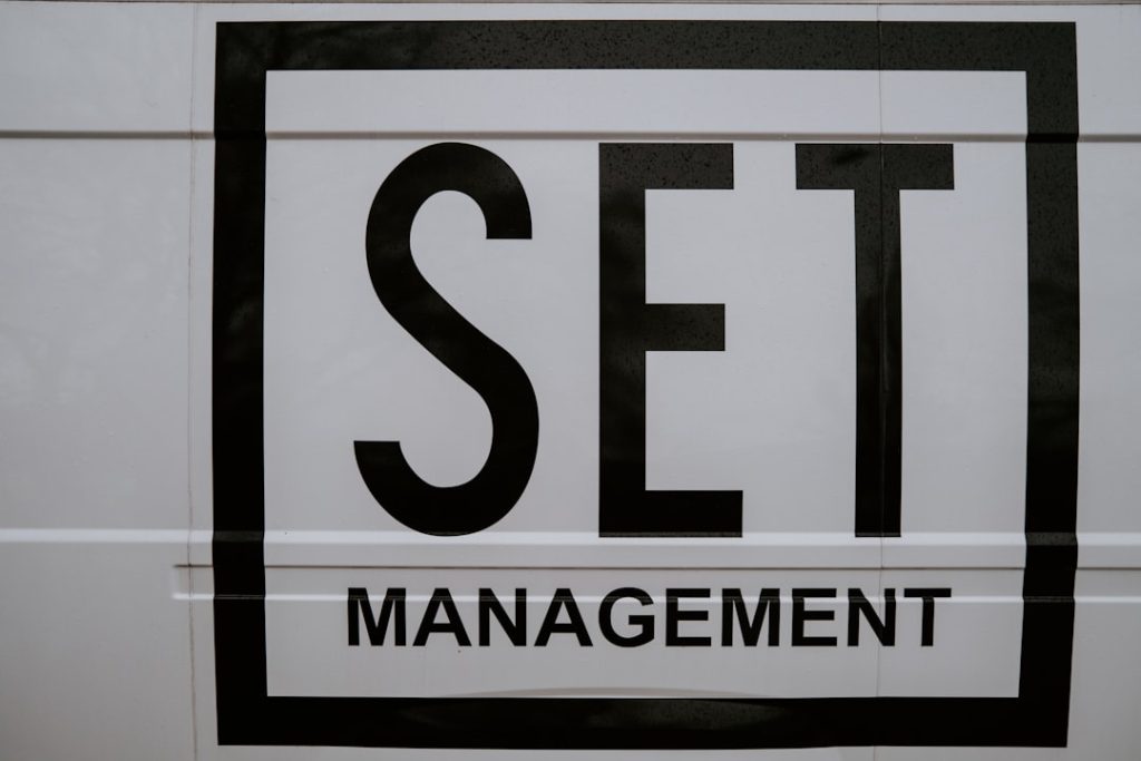 optimisez la gestion administrative de votre entreprise grâce à des méthodes efficaces et des outils innovants pour gagner en productivité et réduire les coûts.
