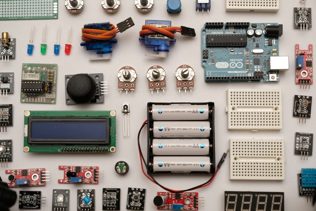 découvrez notre large gamme de composants électroniques de haute qualité pour vos projets et applications professionnelles. résistance, condensateurs, circuits intégrés et plus.
