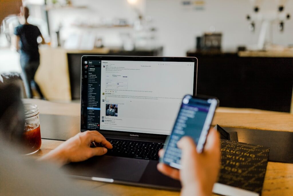 découvrez les meilleures pratiques et outils pour optimiser la communication interne au sein de votre entreprise, renforcer la cohésion d'équipe et améliorer la productivité.